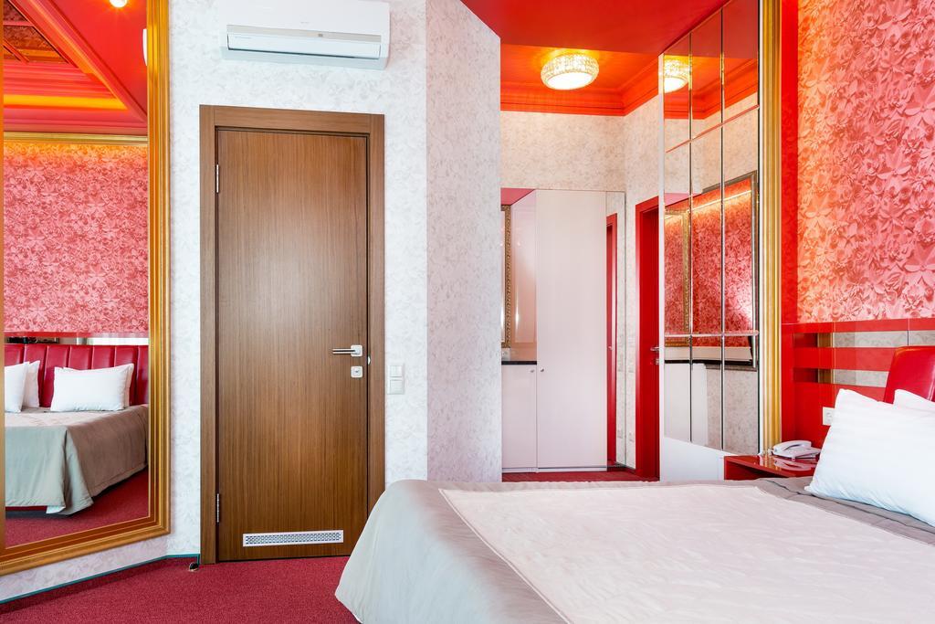 Road Star Hotel Dnipro Exterior foto